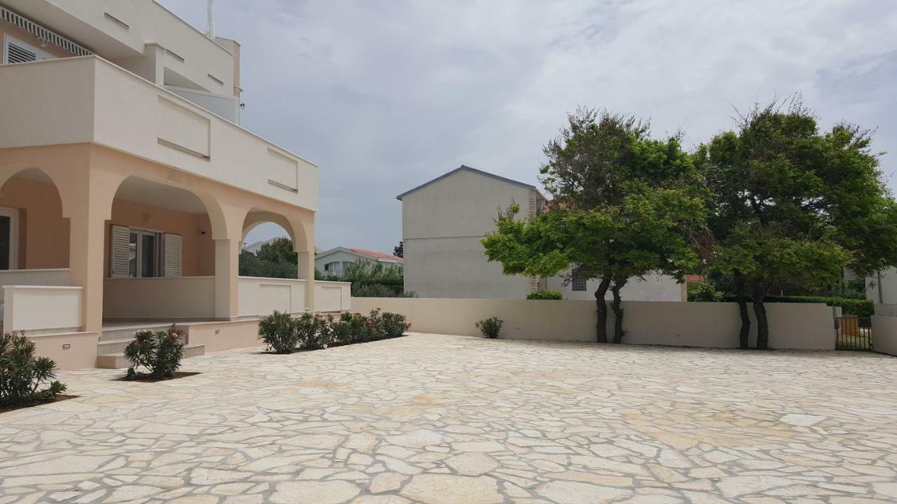 Villa Magena - Luxury Apartments In Pag Center Pag Town Extérieur photo