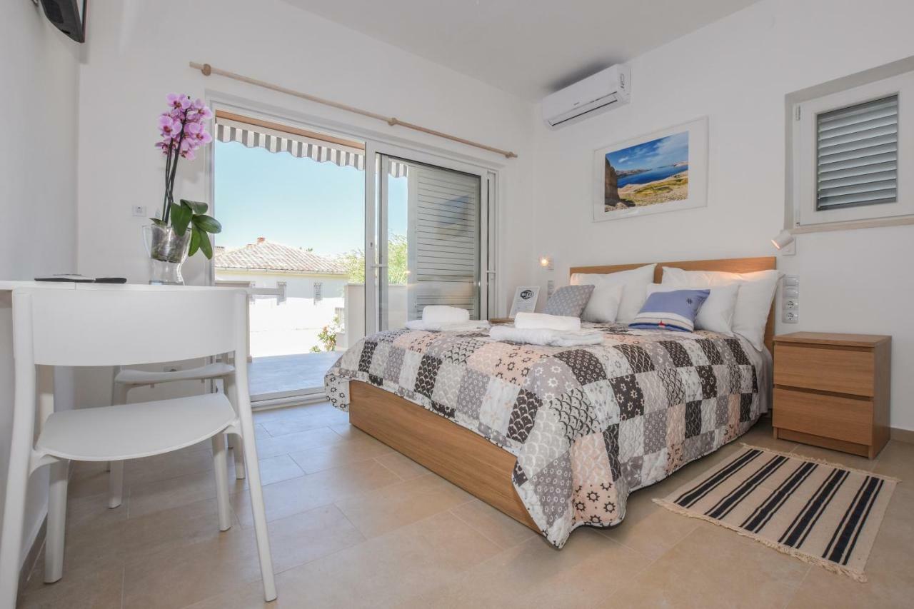Villa Magena - Luxury Apartments In Pag Center Pag Town Extérieur photo