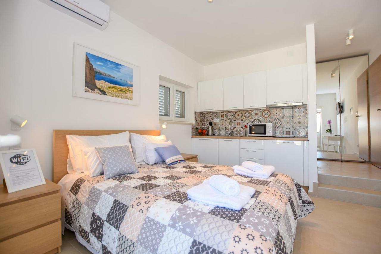Villa Magena - Luxury Apartments In Pag Center Pag Town Extérieur photo