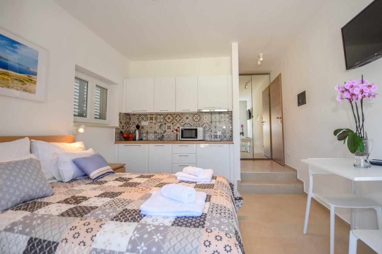Villa Magena - Luxury Apartments In Pag Center Pag Town Extérieur photo