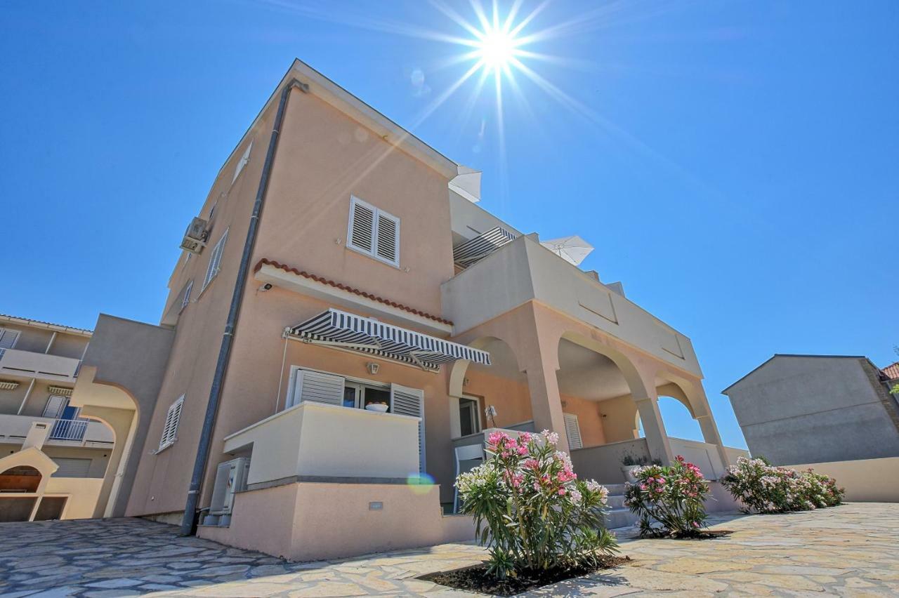 Villa Magena - Luxury Apartments In Pag Center Pag Town Extérieur photo