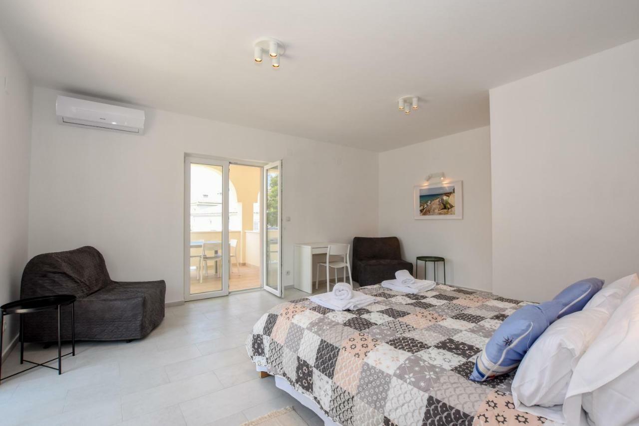 Villa Magena - Luxury Apartments In Pag Center Pag Town Extérieur photo